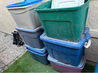 Plastic totes with lids 9 total