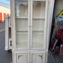 Tall China Cabinet With Interior Lights 