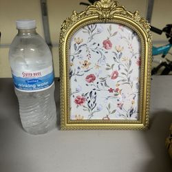 7 Gold Frames 5x7