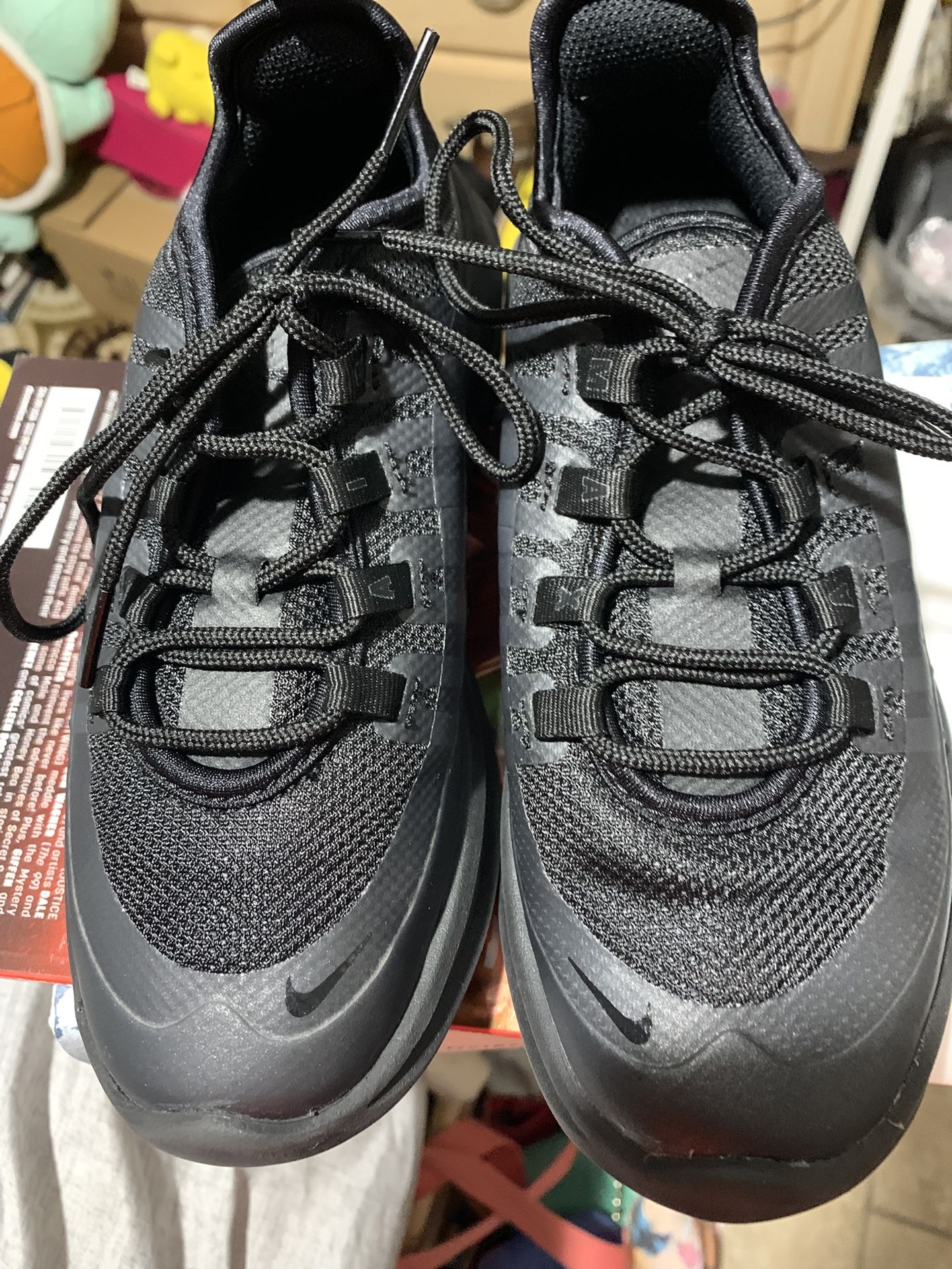 Nike Air Max Axis Sneakers AH5233-008 Boys Sz 2 Y Triple Black Running Shoes