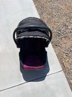 Baby car seat  FREEEE