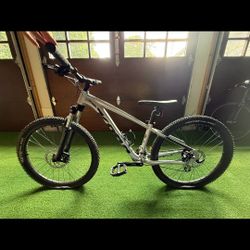 KONA BIKE $190 TOP Quality Save $$ Can Adust Seat If Needed