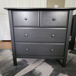 Crib and Dresser/Changing Table