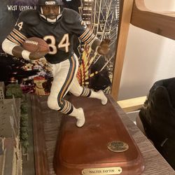 Walter Payton Danbury Mint Statue