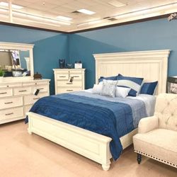 Kanwyn Whitewash Panel Bedroom Set (Queen and King Bed Frame