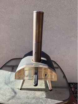 Ooni Fyra 12” outdoor pizza oven