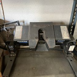Reese 5th Wheel Hitch
