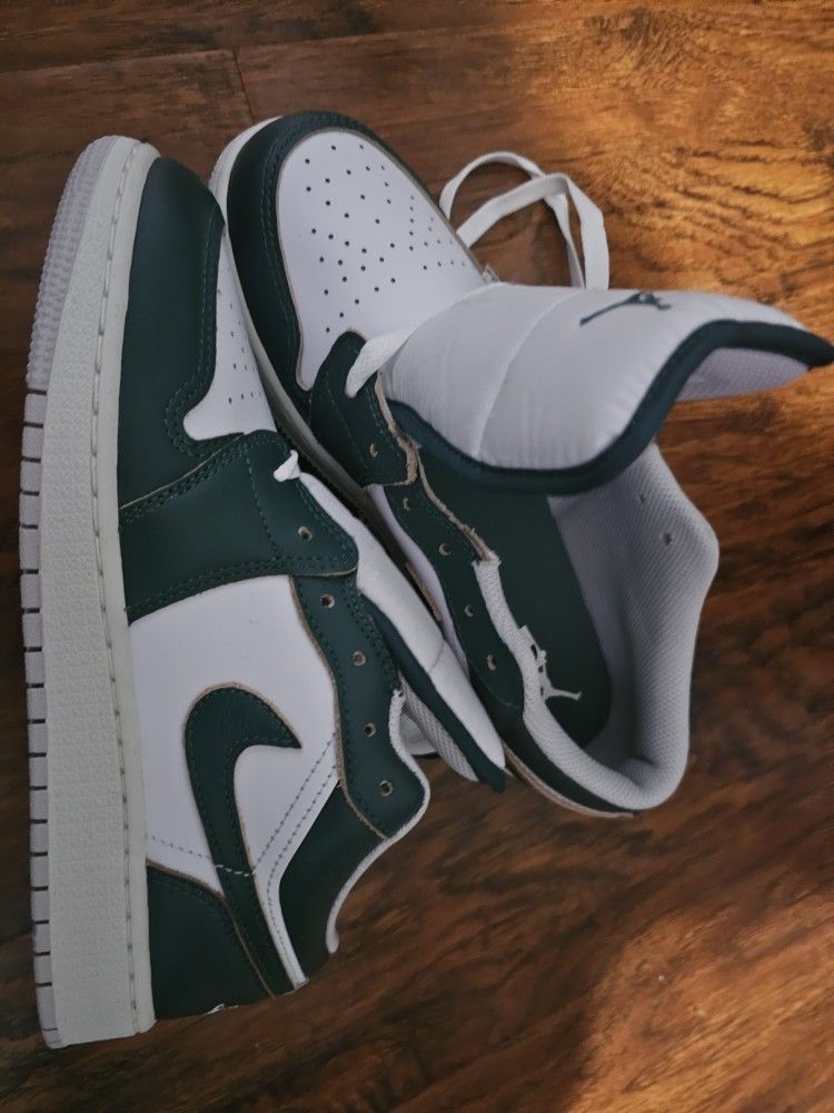 6.5y Nike Air Jordan Low Oxydized Green