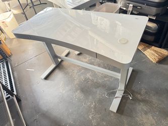 Tresanti Adjustable Height Desk