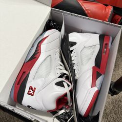 Jordan 5 Fire Red 