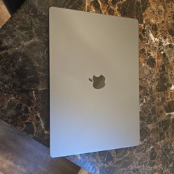 MacBook Pro 16"