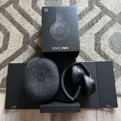 Beats Solo 3 Wireless.