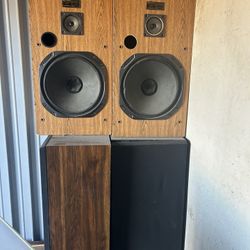 Fisher Speakers 