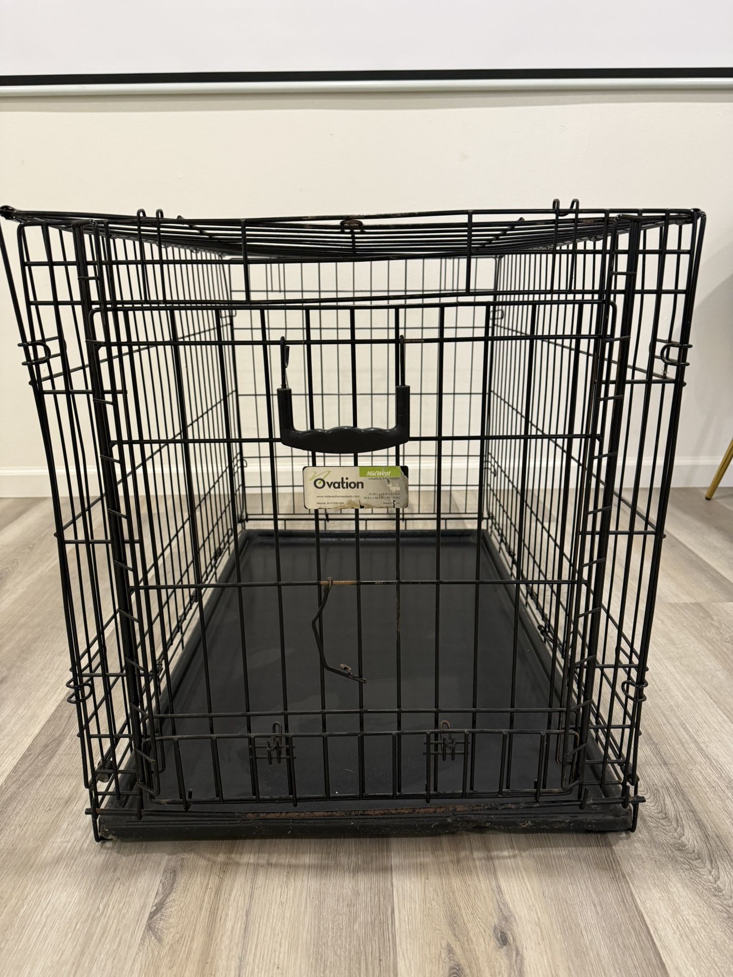 Dog Crate / Medium Dog