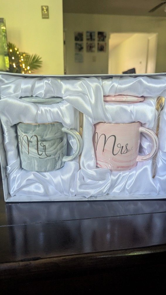 Mr & Mrs Mugs -FREE