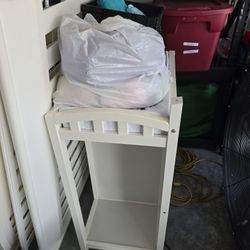 White Wood Crib Excellent Condition With Or Without Changing Table