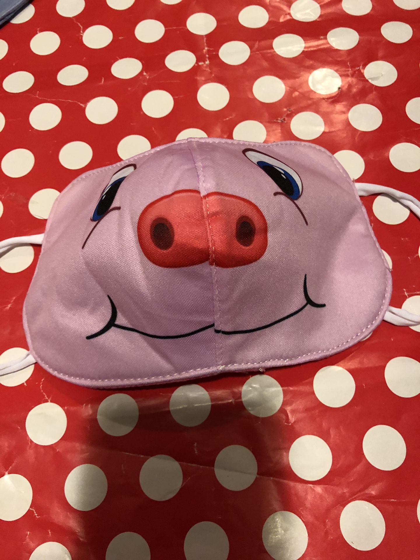 a cloth mask for kids