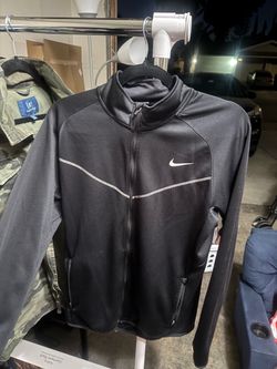 Nike Dri-FIT Men’s Full Zip Running Jacket – Size Medium