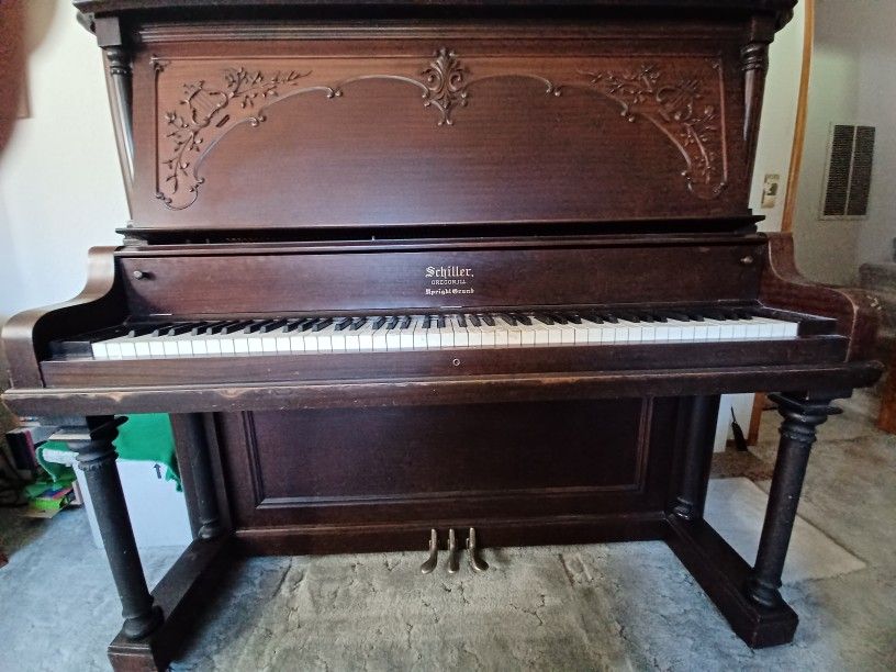 Antique Piano Free