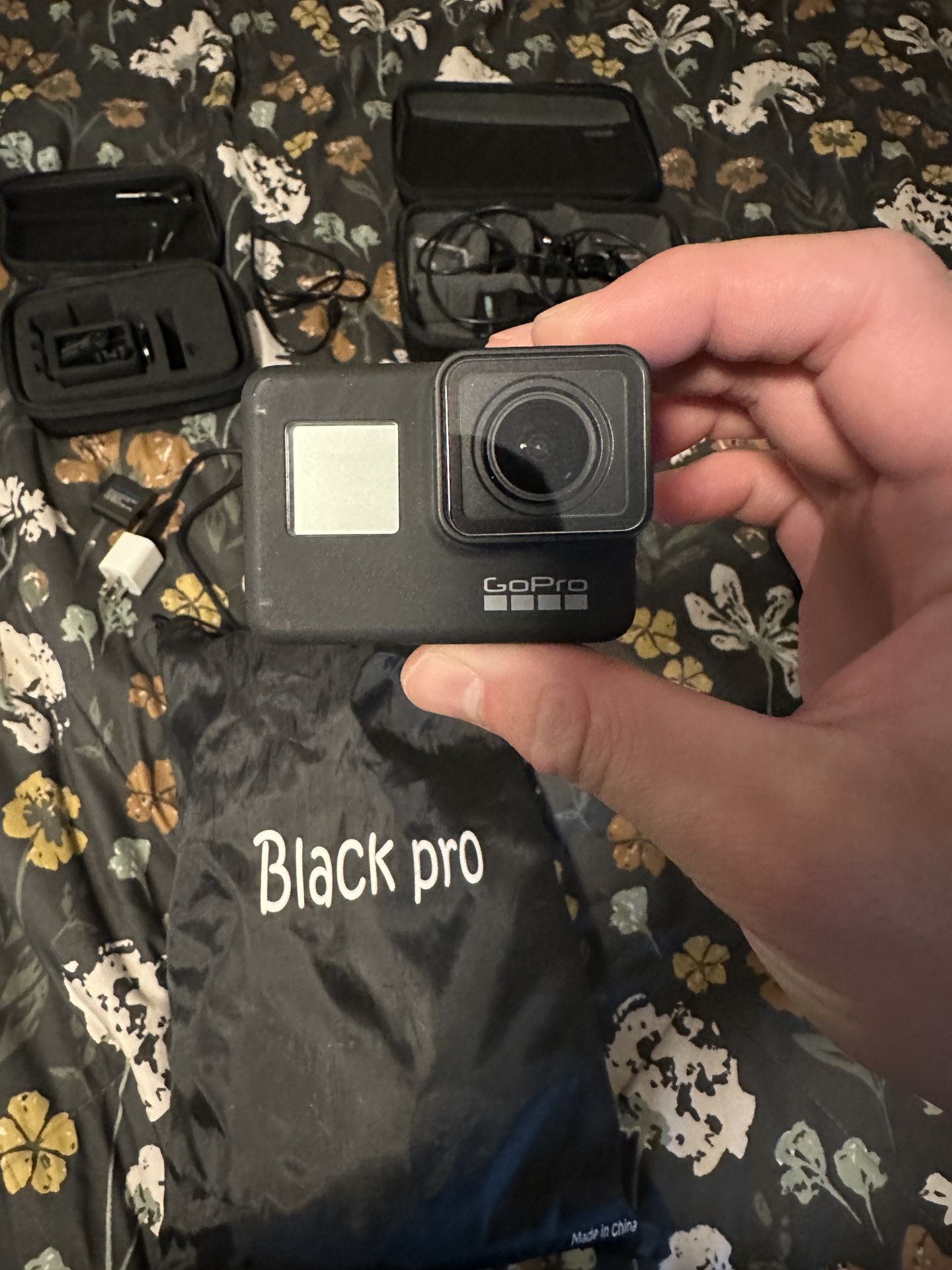 GoPro Hero Black 7 + Many Accessories