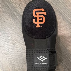 San Francisco Giants Sliding Mitt – Youth / Small Size