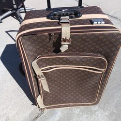 Suitcase,  Large &, Sturdy 