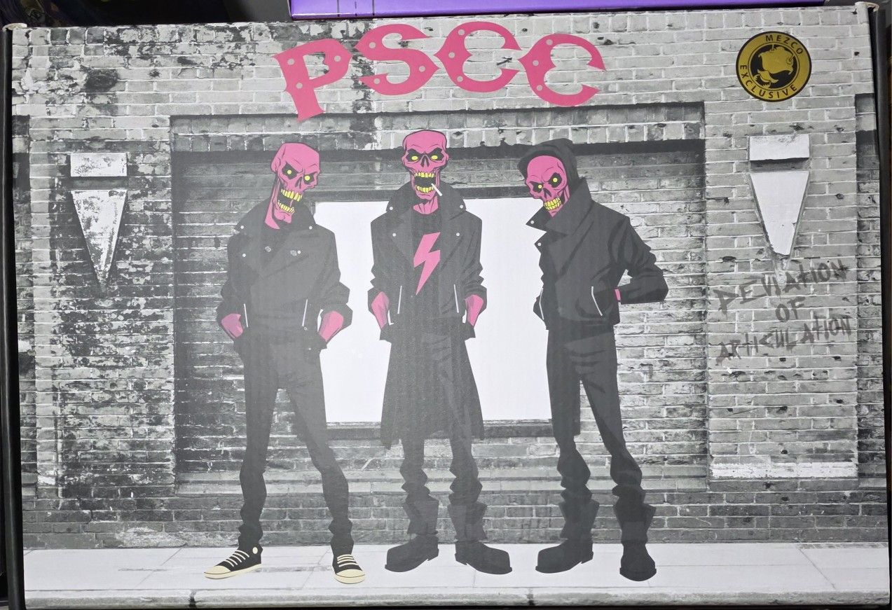 Mezco Pink Skulls Chaos Club Set 