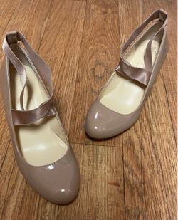 Jessica Simpson Nude Patent Wedge Heels Size 8.5M – Chai Latte Elastic Strap Pumps