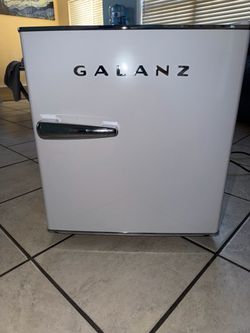 Galanz mini fridge with freezer