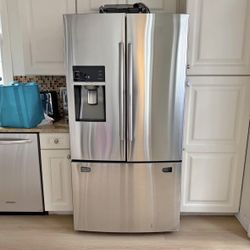 French Door Refrigerator ( I Offer Delivery )