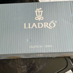 Llandro’ Figurine