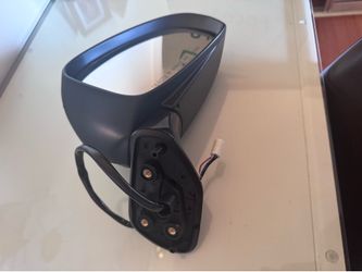2012-15 Toyota Prius v review mirror