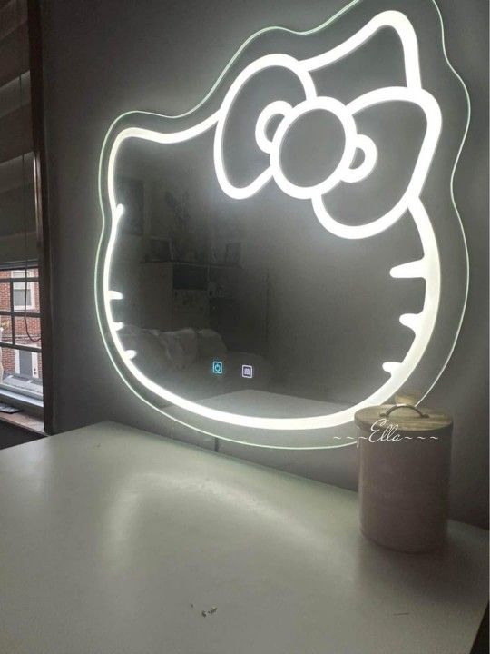 📌Hello Kitty LED Wall Mirror
Impressions Vanity$20 Down Payment and delivery available