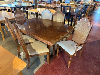 SINGER FURNITURE Made in USA Star Grain Dining Set