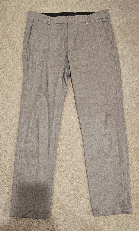 Calvin Klein Men's SLIM-FIT COUPE AJUSTEE Pants (Size: W32  X L30 )(Worn Twice)