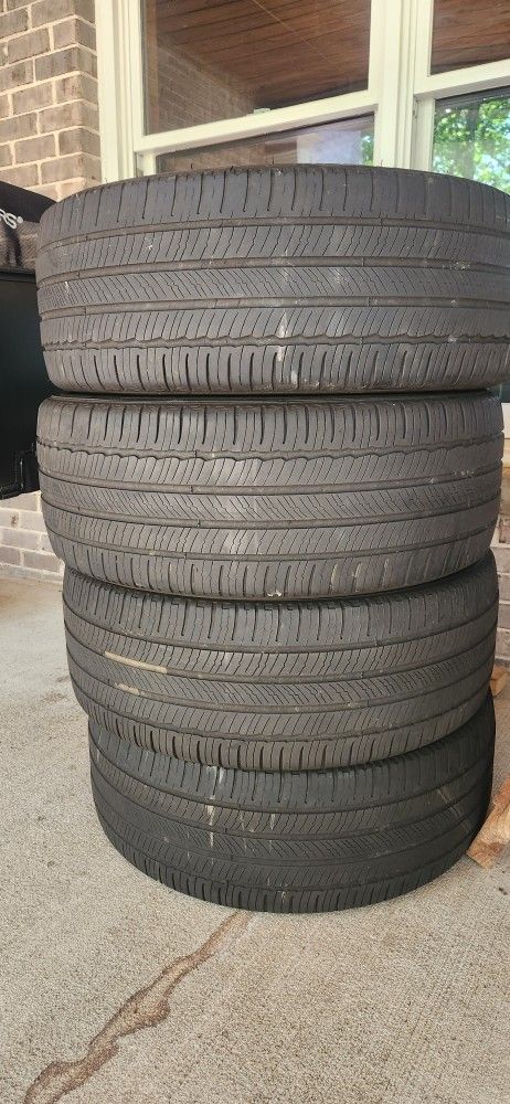 4 Used Tesla Michelin Primacy MXM4 Tires 235/45 R18