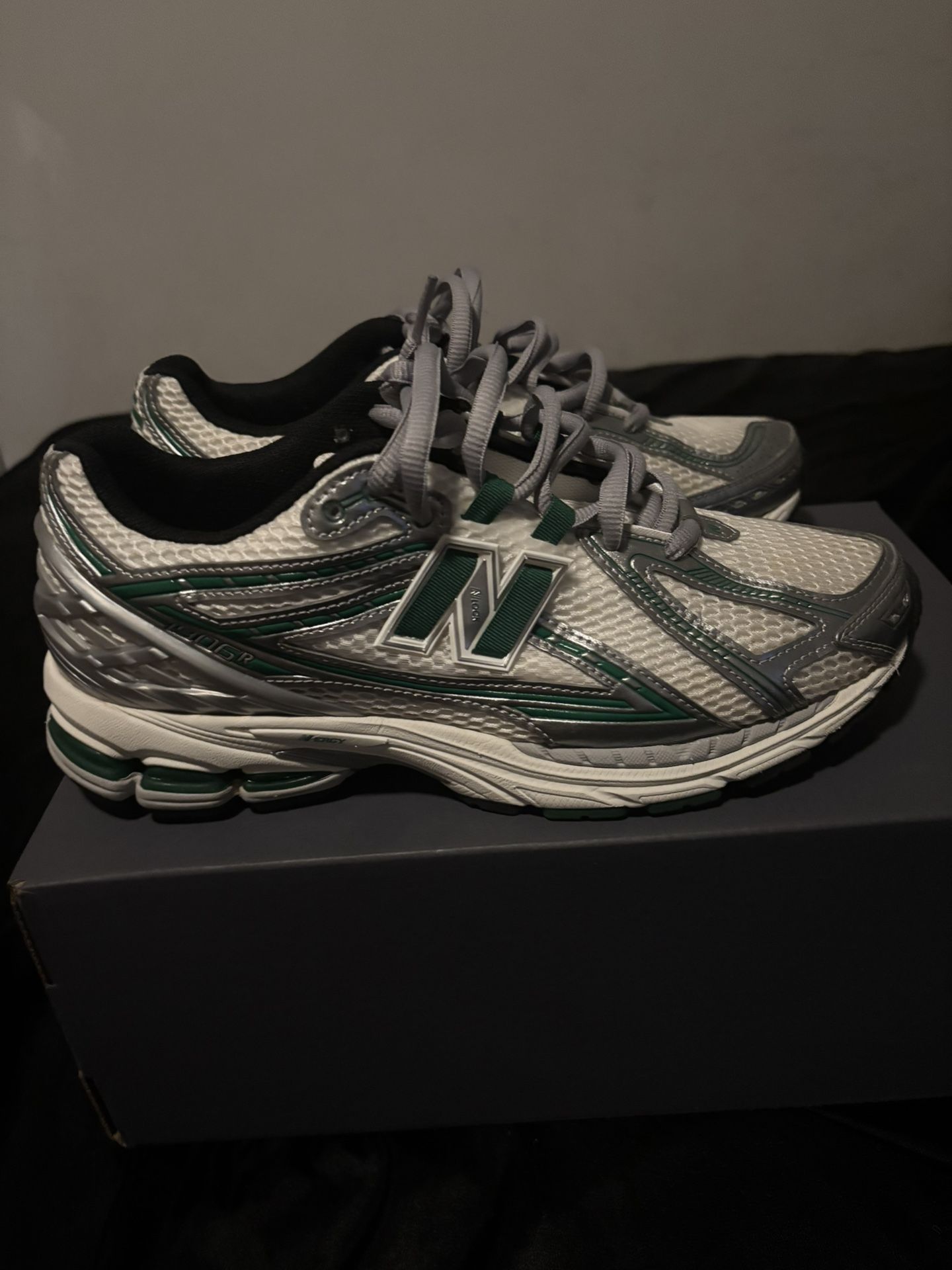New balance 1906R white green
