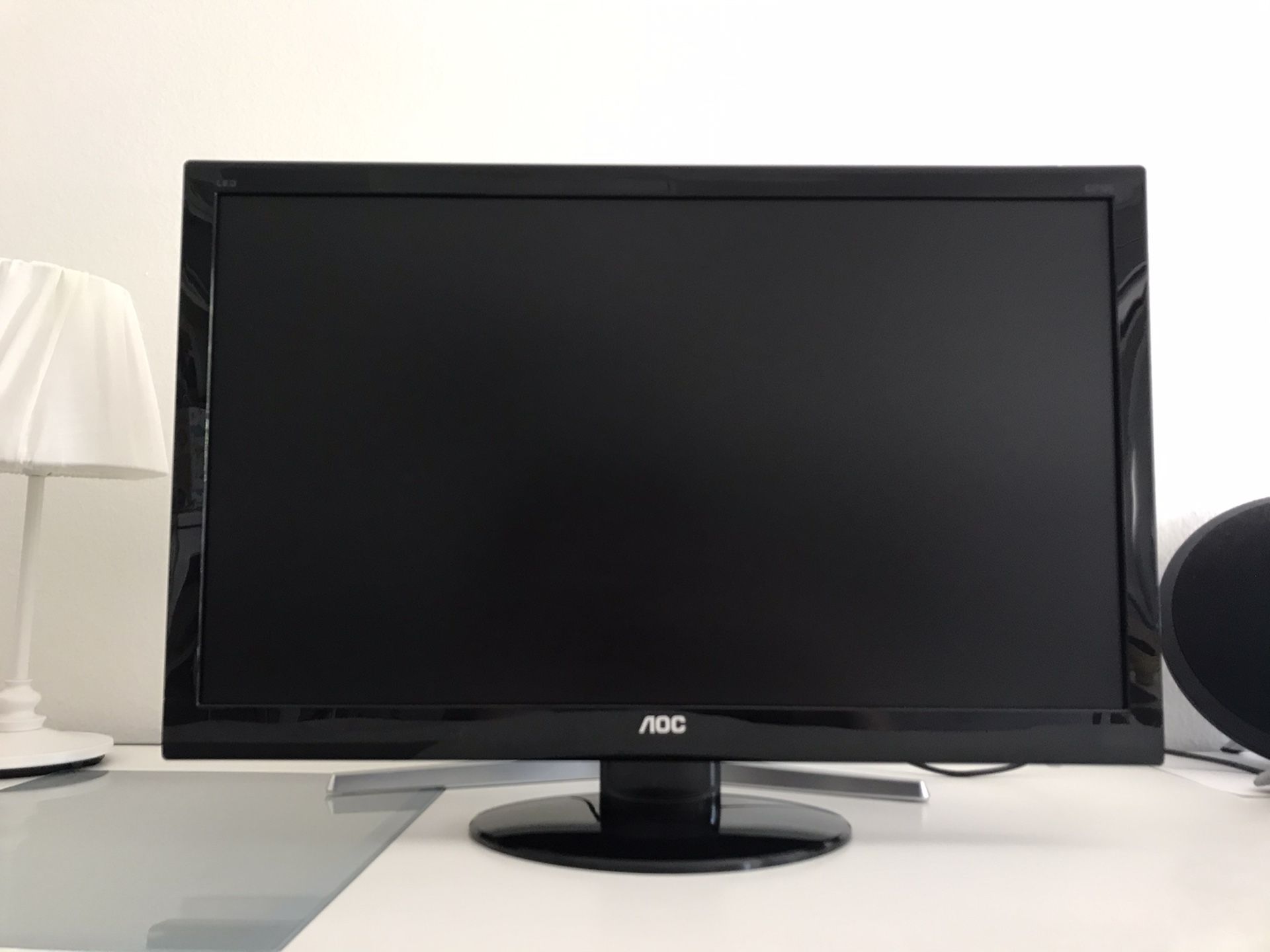 AOC LCD monitor 27”