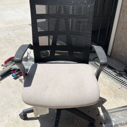 Rolling office chair