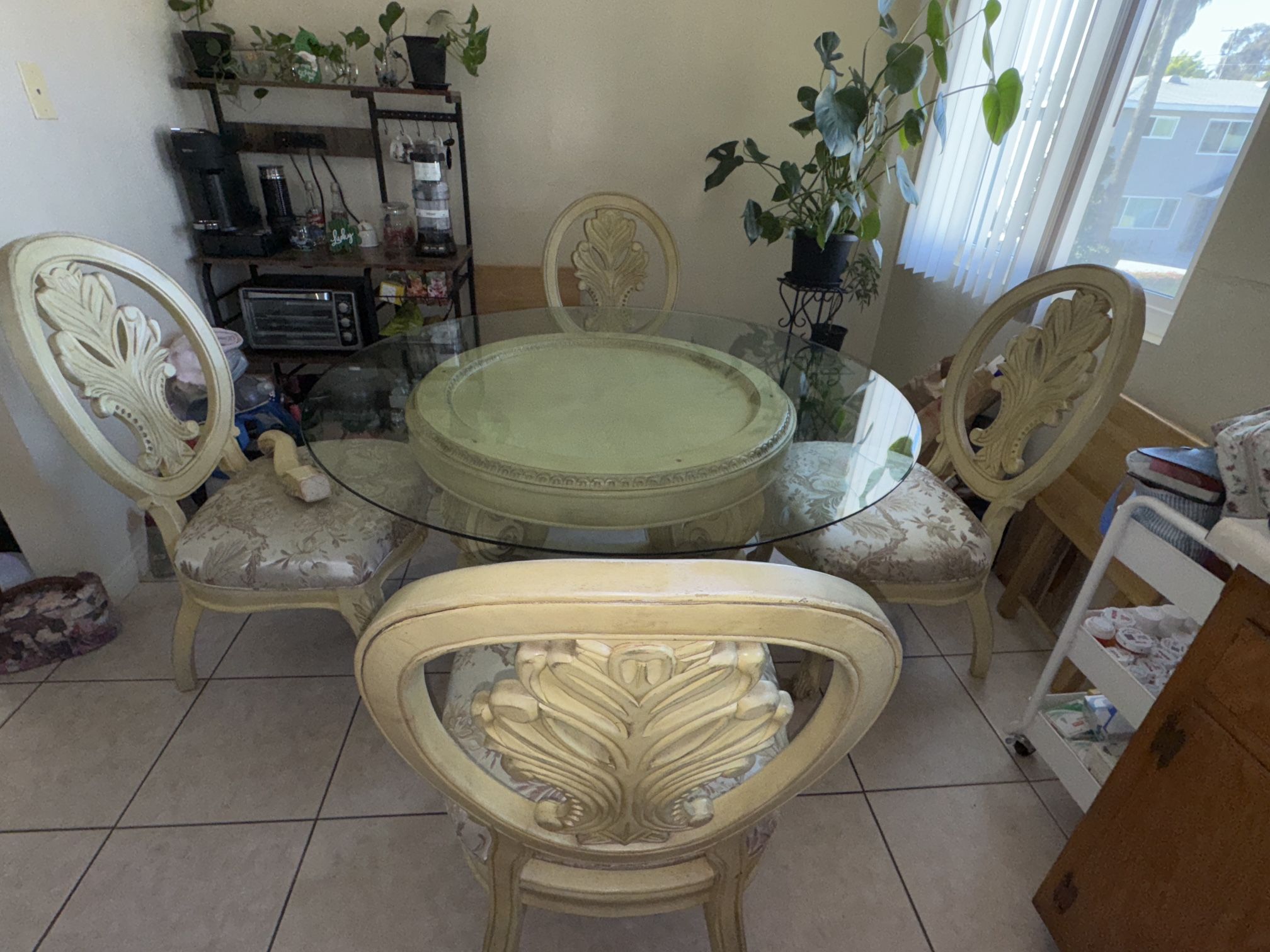 Glass Top Dining Table w/4 Chairs