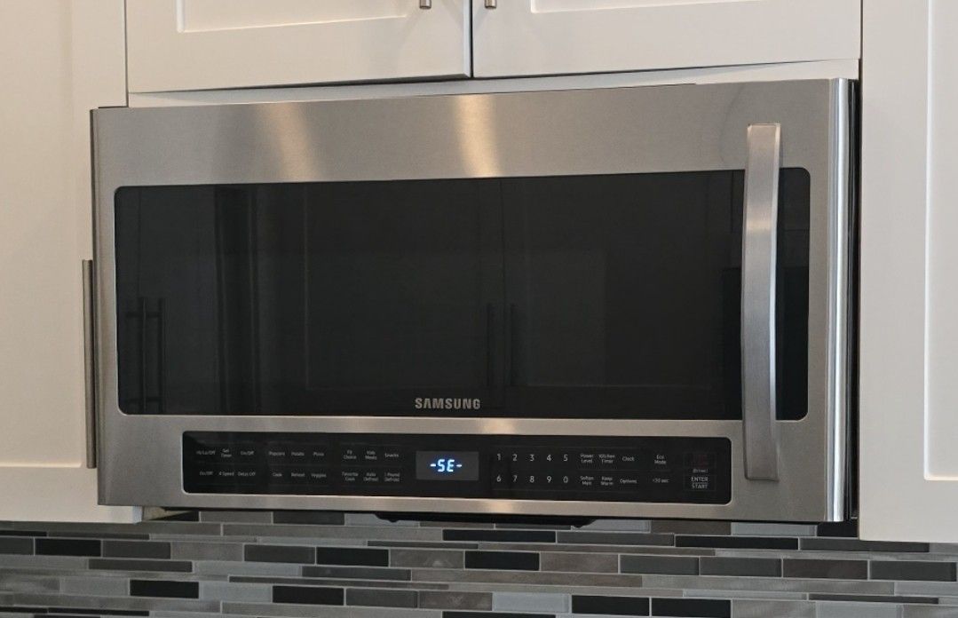 Extra Clean Samsung Over The Range For Repair Or Parts