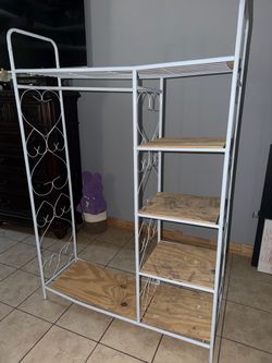 Clothing rack