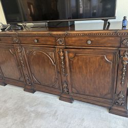 Credenza, Beautiful