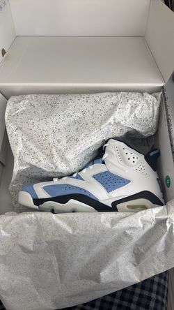 DS Jordan 6 University Blue size 8