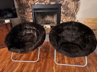 Black ￼Round Chairs