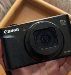 Canon PowerShot SX740 HS 40x Zoom Digital Camera + Box