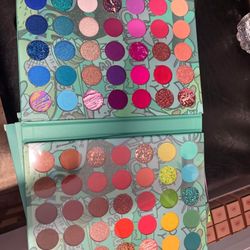 Paletas De Maquillaje Nuevas Each $35