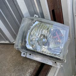 RIGHT SIDE HEADLIGHT ISUZU NPR HD