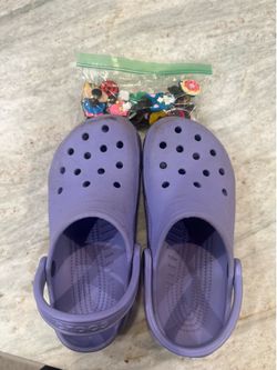 Crocs with assorted Jobbit