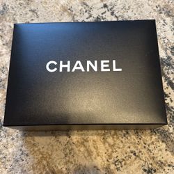 CHANEL Gift Box 